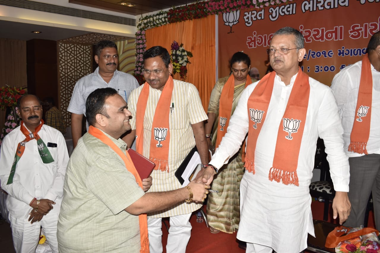 ગુજરાત પ્રદેશ ભાજપા મહામંત્રી શ્રી ભીખુભાઇ દલસાણીયા સાહેબ સાથે બારડોલી મુલાકાત.